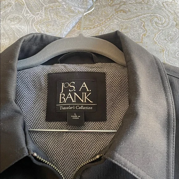 Jos A BanksMen’s lightweight jacket